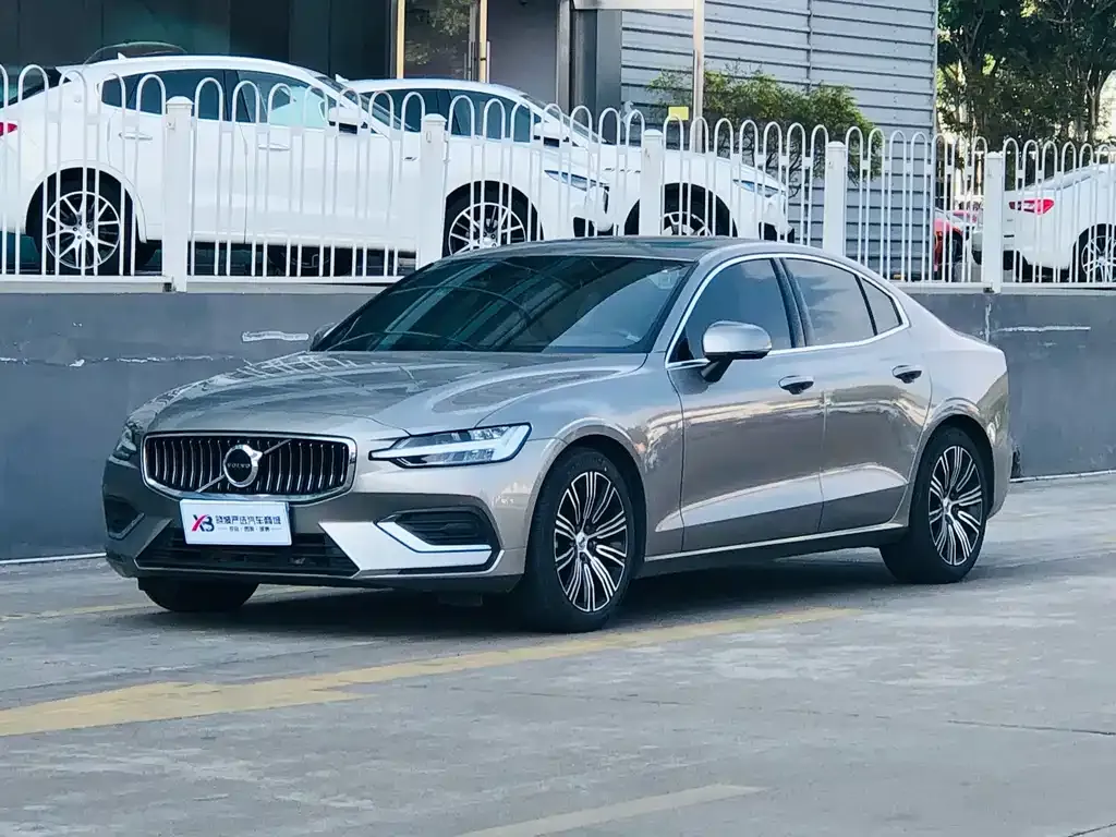 Volvo S60 2021 из CN, фото 1