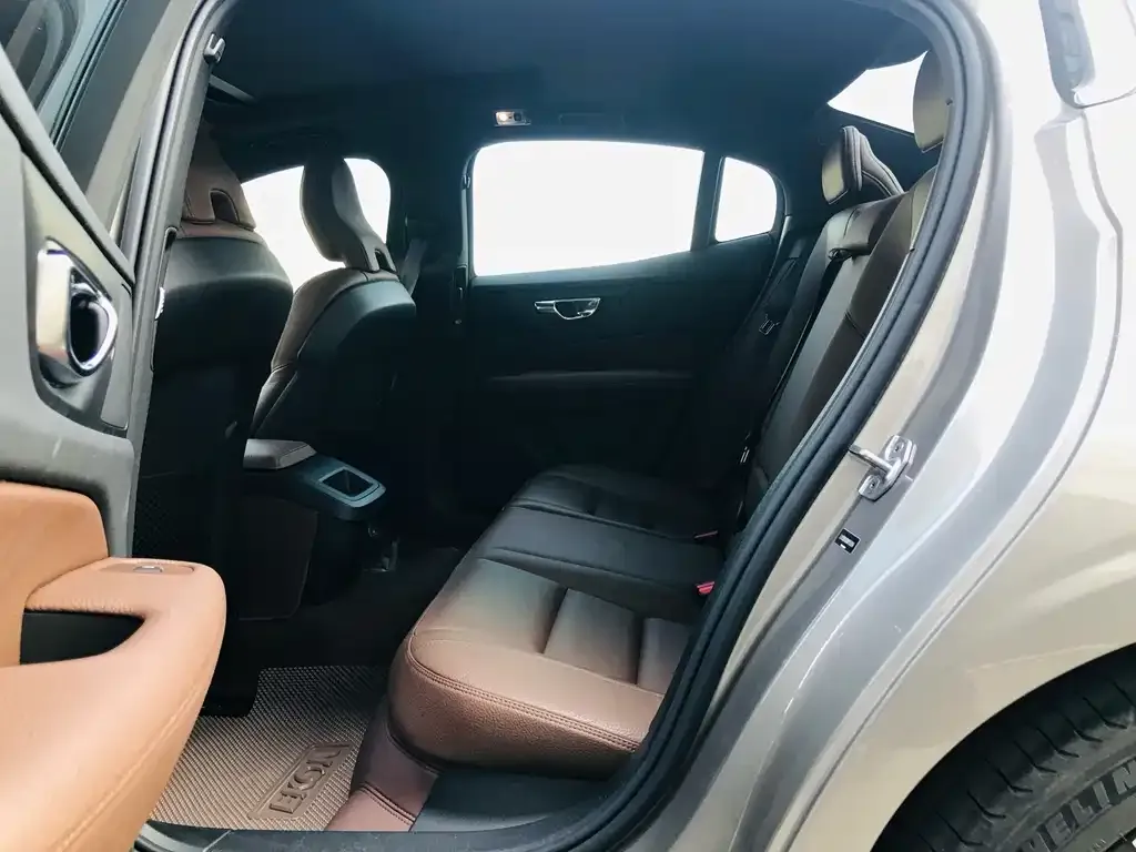 Volvo S60 2021 из CN, фото 7