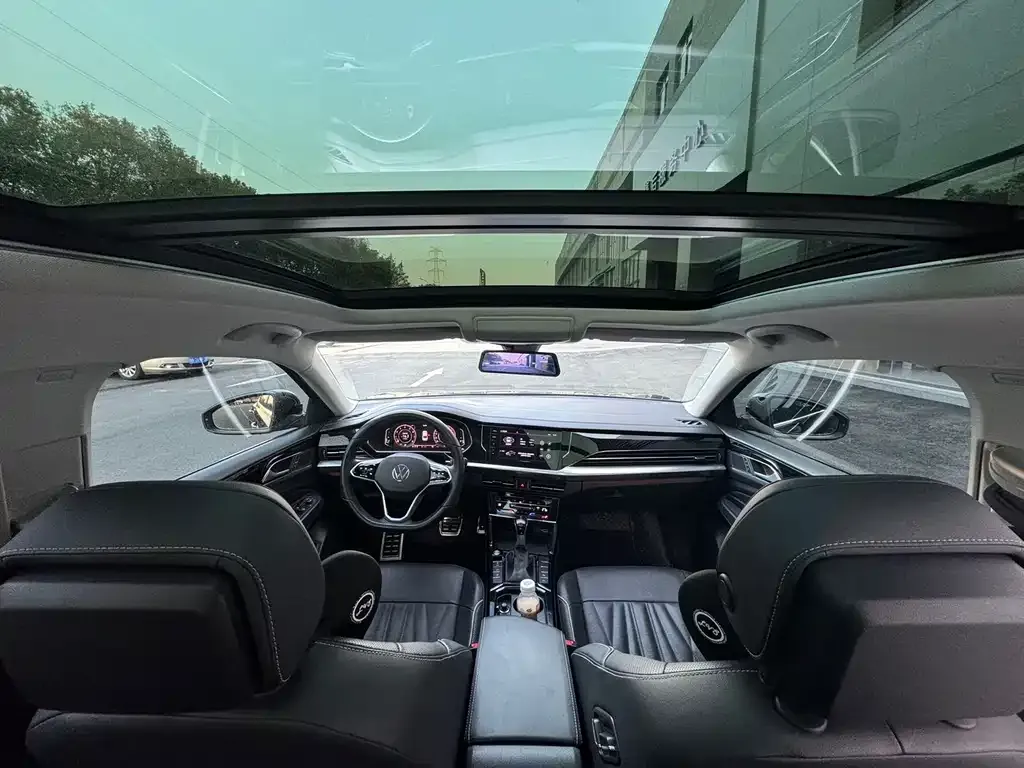 Volkswagen Passat 2021 из CN, фото 2