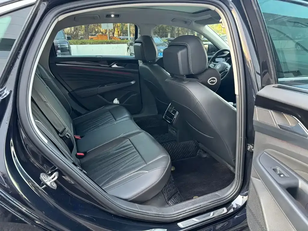 Volkswagen Passat 2021 из CN, фото 8