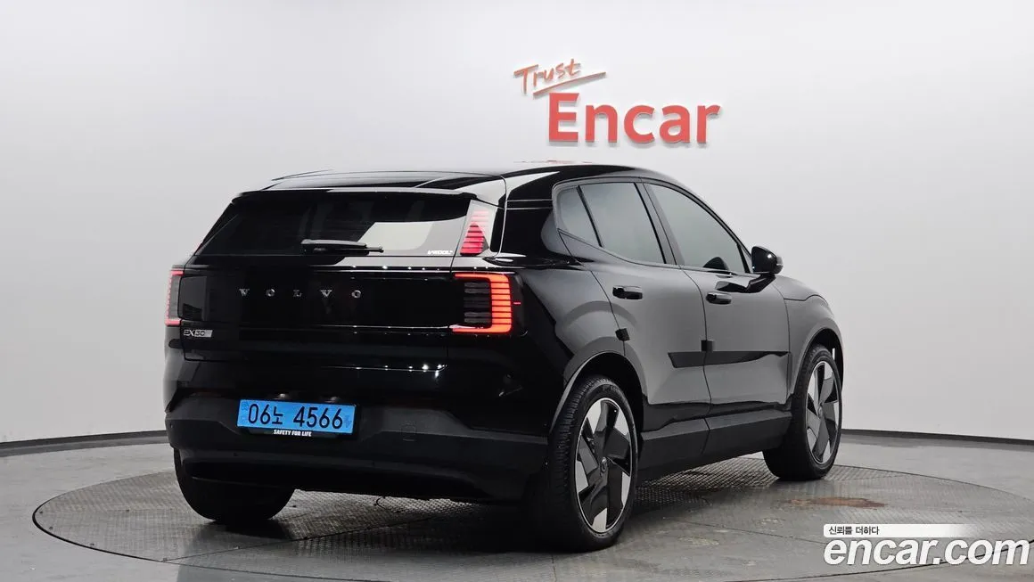 Volvo EX30 2025 из KR, фото 3