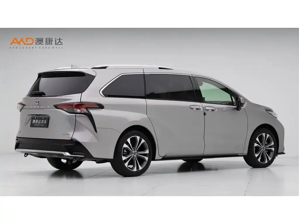 Toyota Granvia 2023 из CN, фото 4