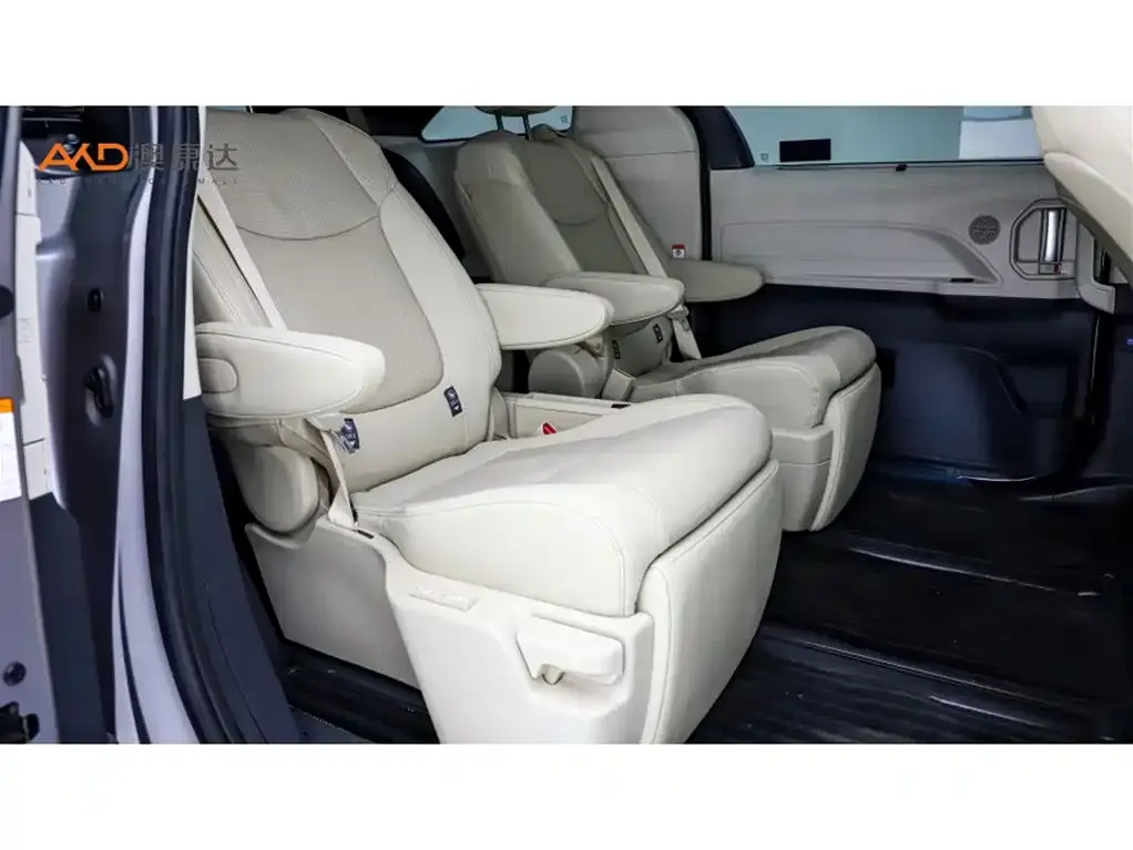 Toyota Granvia 2023 из CN, фото 7