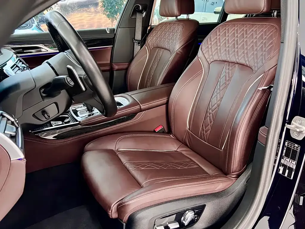 BMW 7 Series 2022 из CN, фото 9