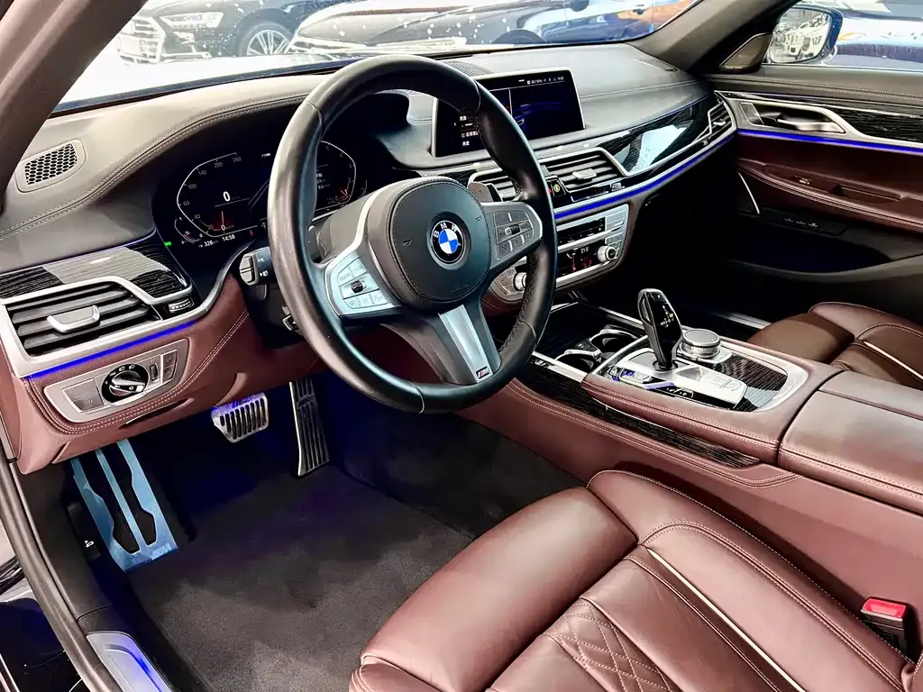 BMW 7 Series 2022 из CN, фото 2