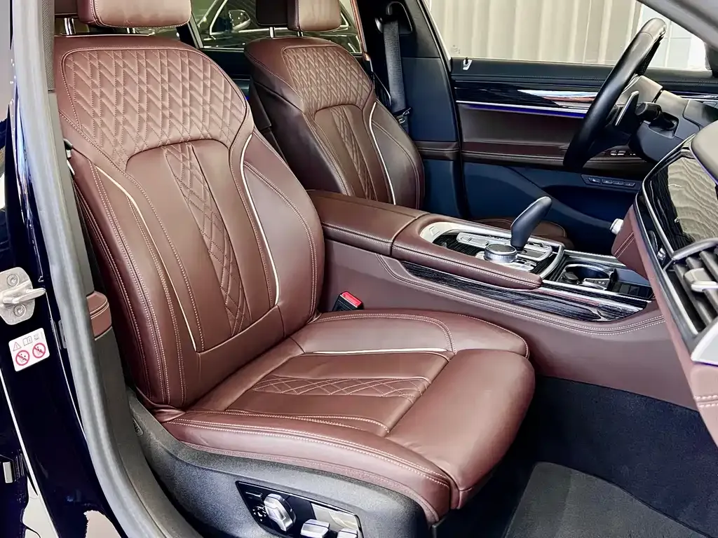 BMW 7 Series 2022 из CN, фото 4