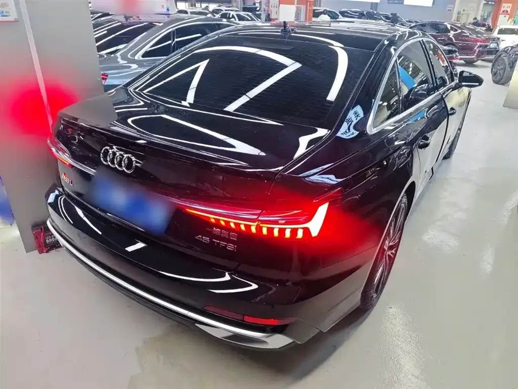Audi A6L — фото 10