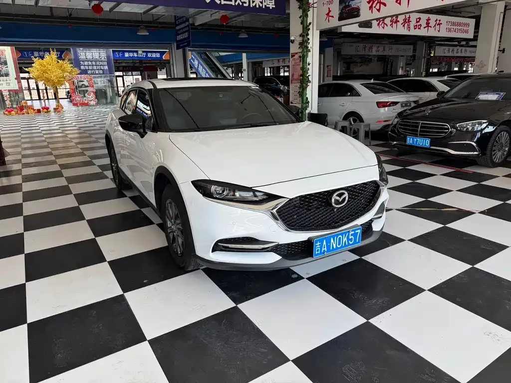 Mazda CX-4 2023 из CN, фото 1