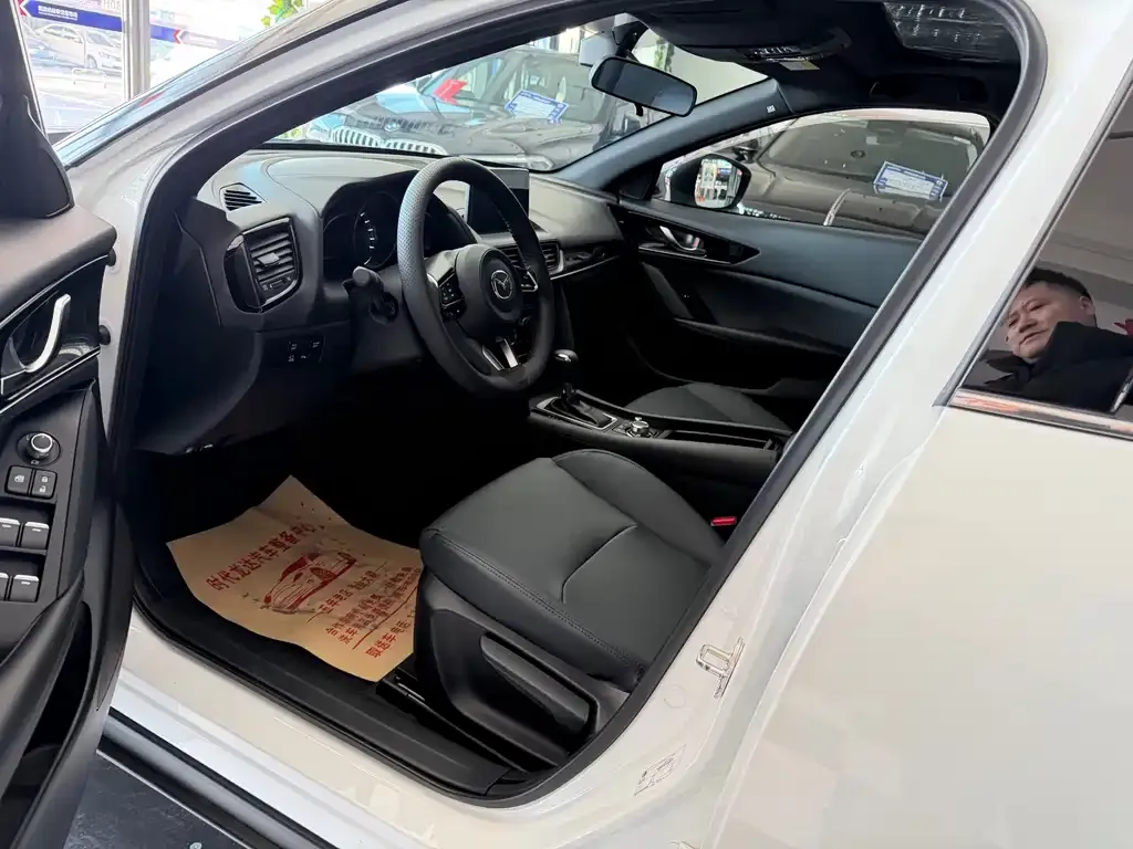 Mazda CX-4 2023 из CN, фото 5