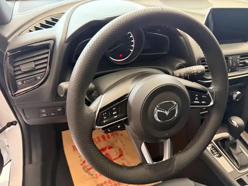 Mazda CX-4 2023 из CN, фото 8