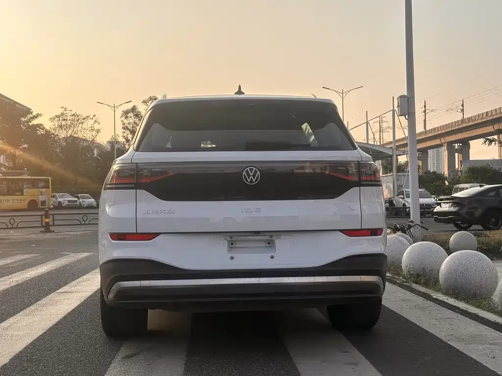 Volkswagen ID.6 X 2024 из CN, фото 8