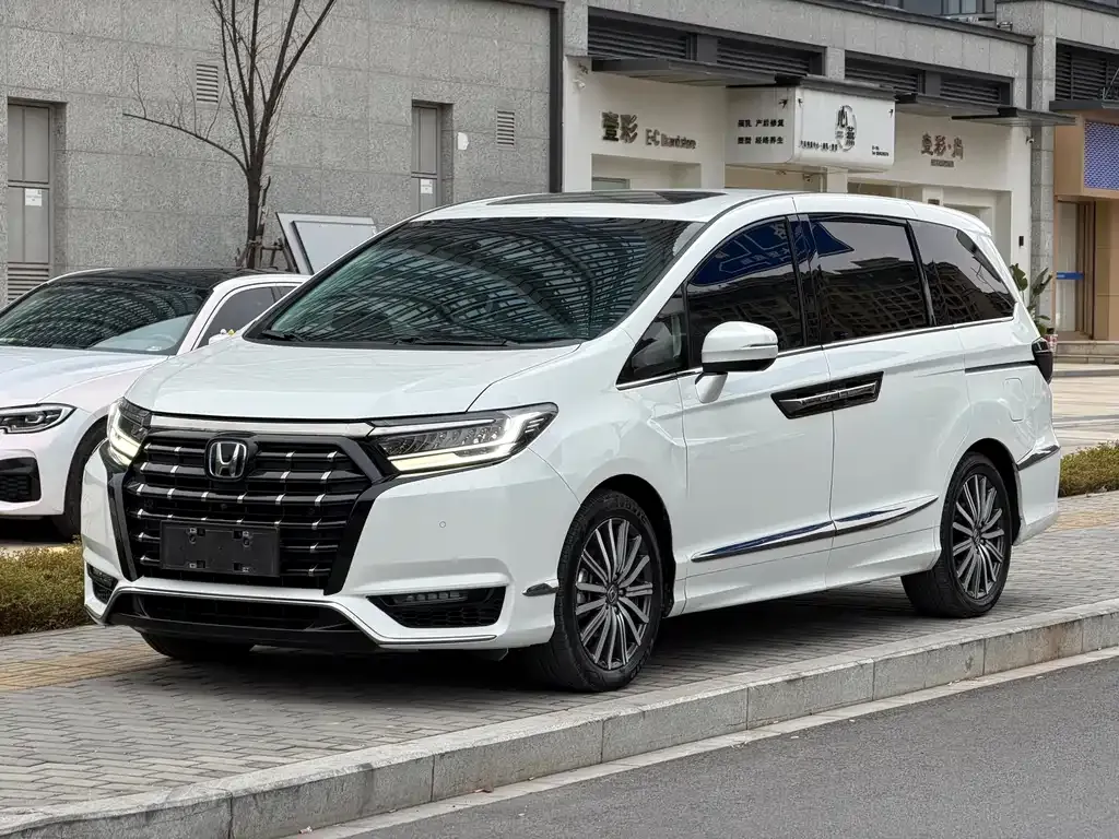 Honda Elysion 2023 из CN, фото 1