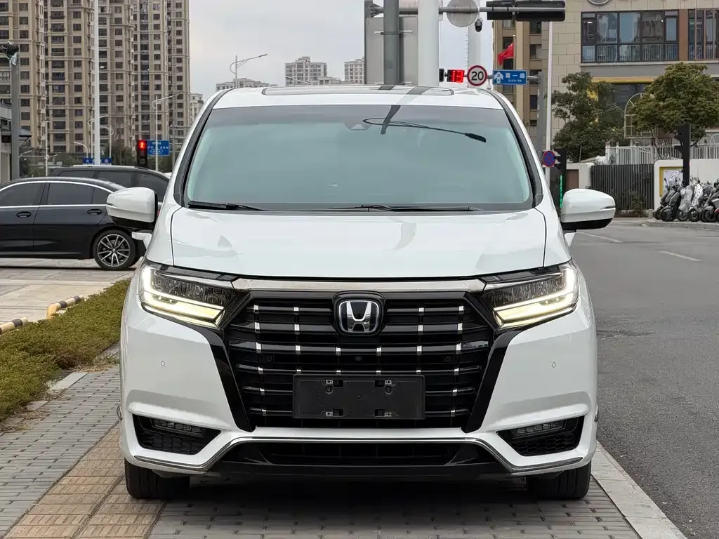 Honda Elysion 2023 из CN, фото 4