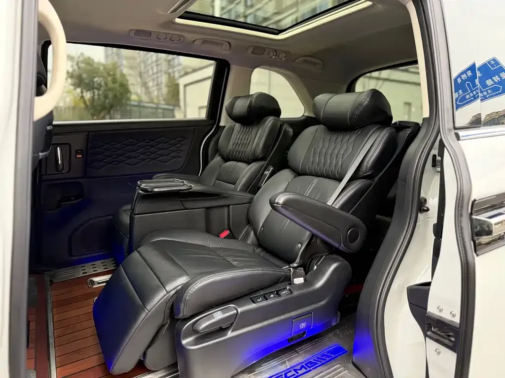 Honda Elysion 2023 из CN, фото 2
