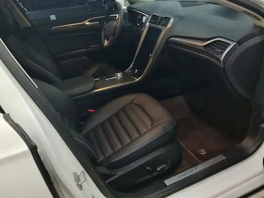 Ford Mondeo 2021 из CN, фото 2