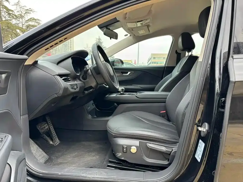 Hongqi E-QM5 2024 из CN, фото 6