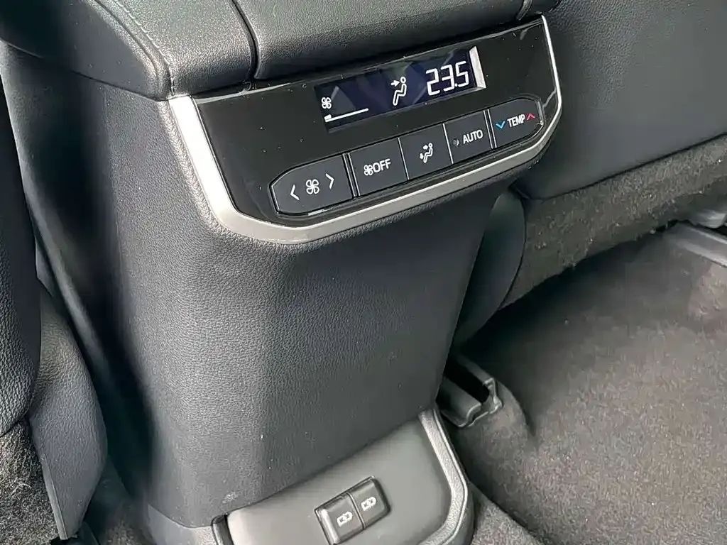 Toyota Highlander — фото 2