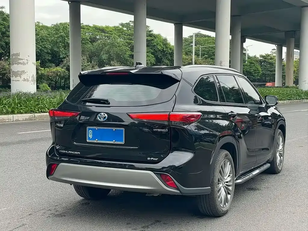 Toyota Highlander — фото 10