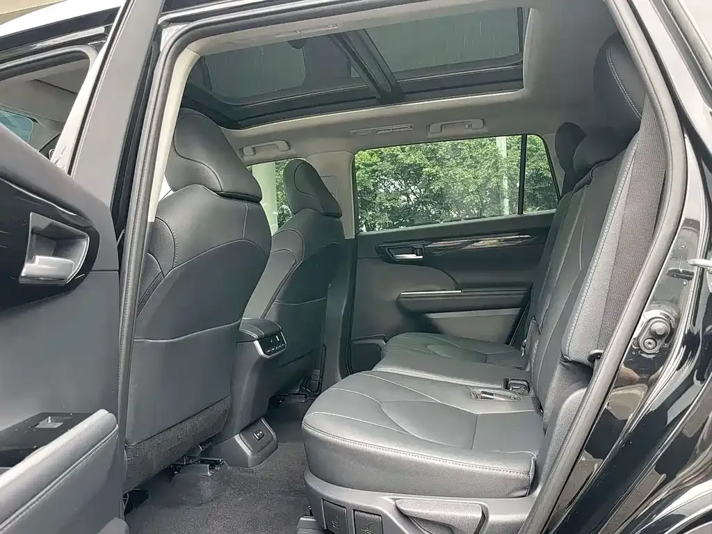 Toyota Highlander — фото 4