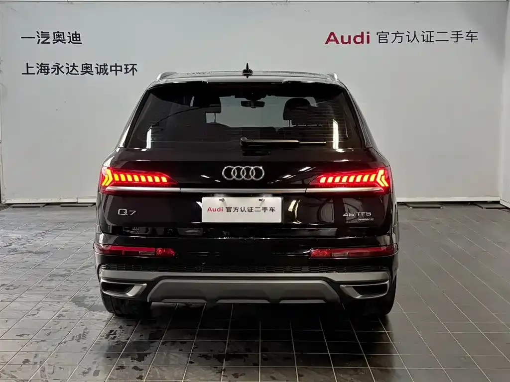 Audi Q7 2023 из CN, фото 4