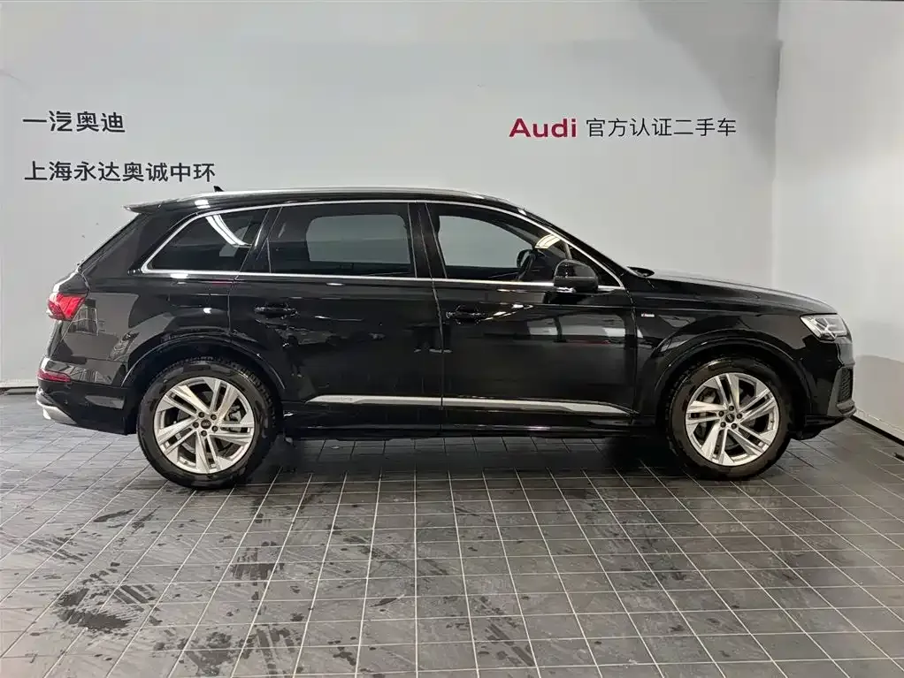 Audi Q7 2023 из CN, фото 5