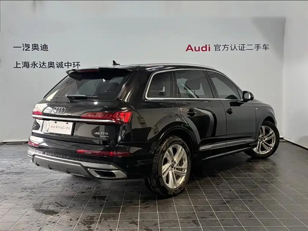 Audi Q7 2023 из CN, фото 3