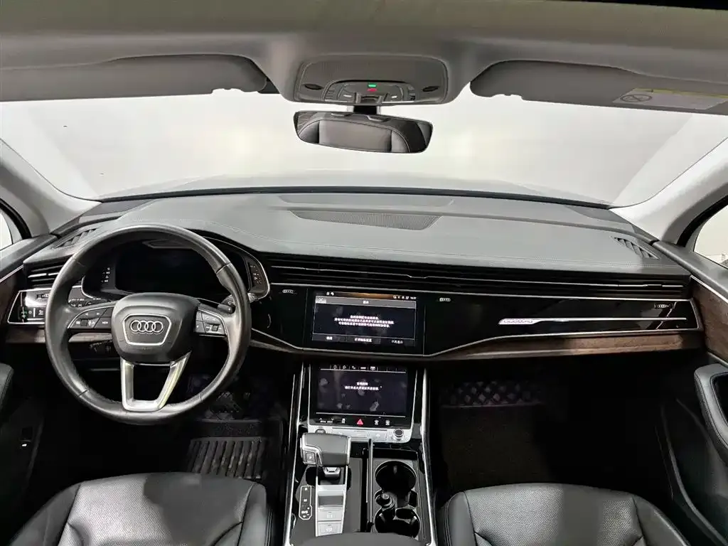 Audi Q7 2023 из CN, фото 10