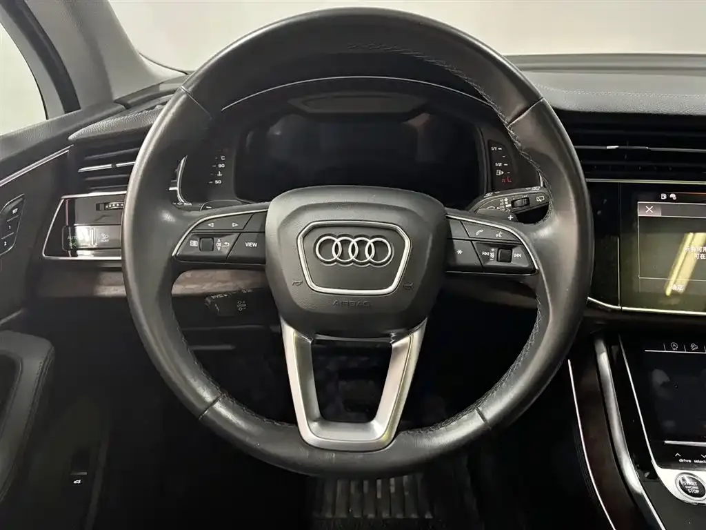 Audi Q7 2023 из CN, фото 8