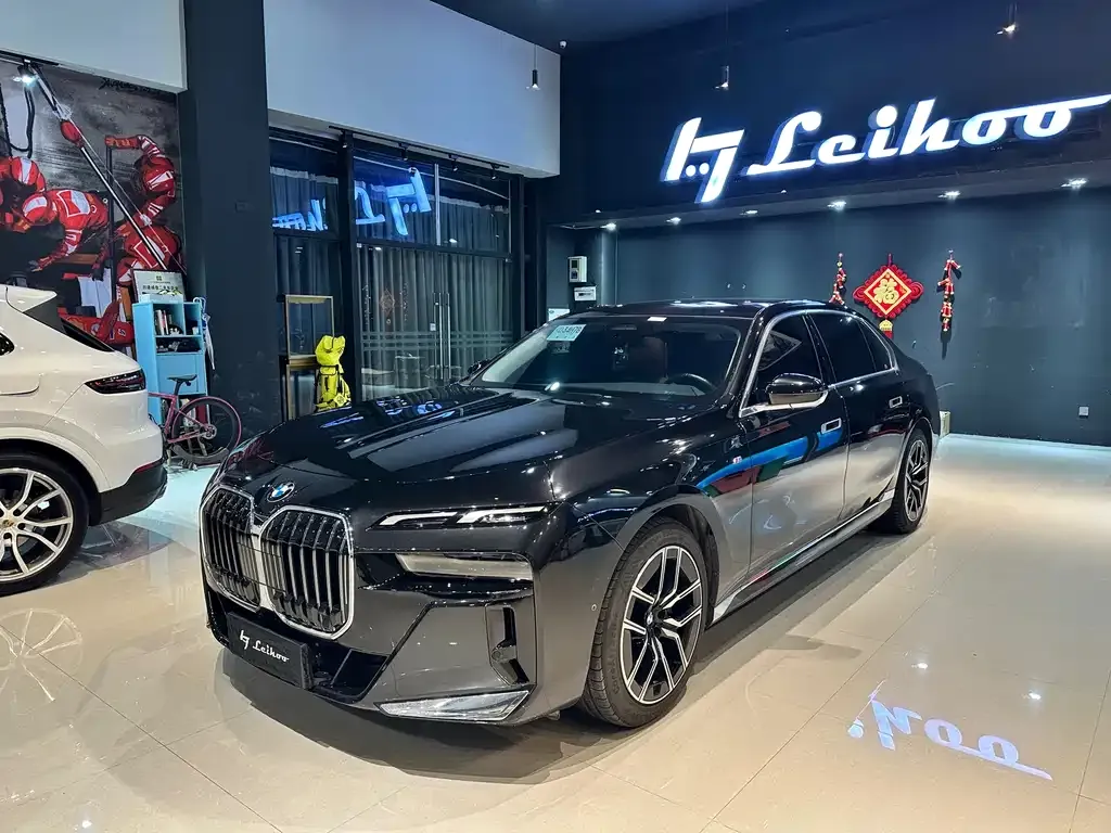 BMW 7 Series 2023 из CN, фото 1