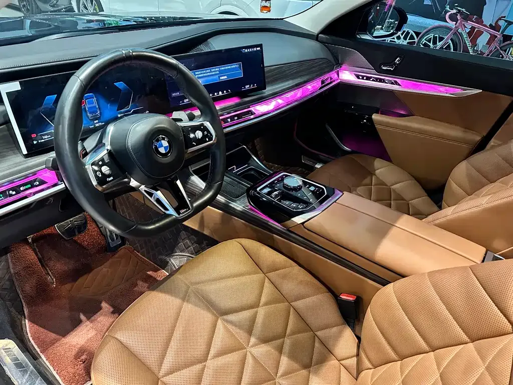 BMW 7 Series 2023 из CN, фото 7