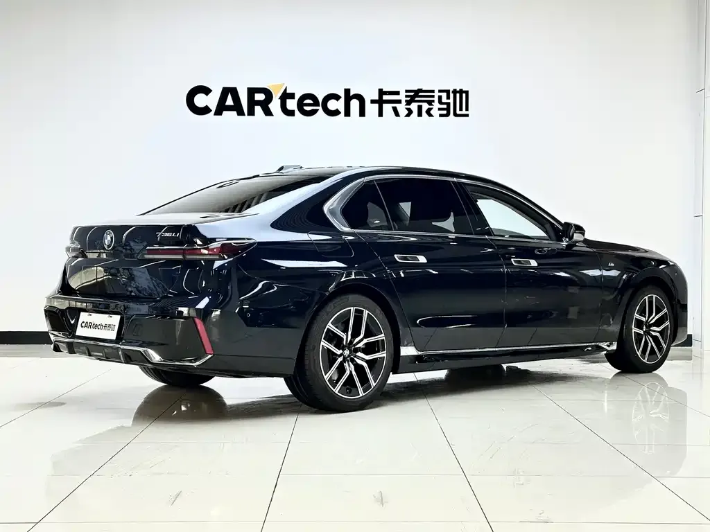 BMW 7 Series 2023 из CN, фото 7