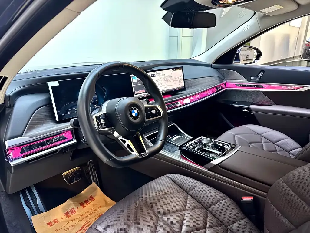BMW 7 Series 2023 из CN, фото 9