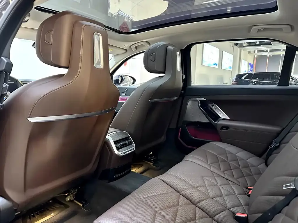 BMW 7 Series 2023 из CN, фото 5