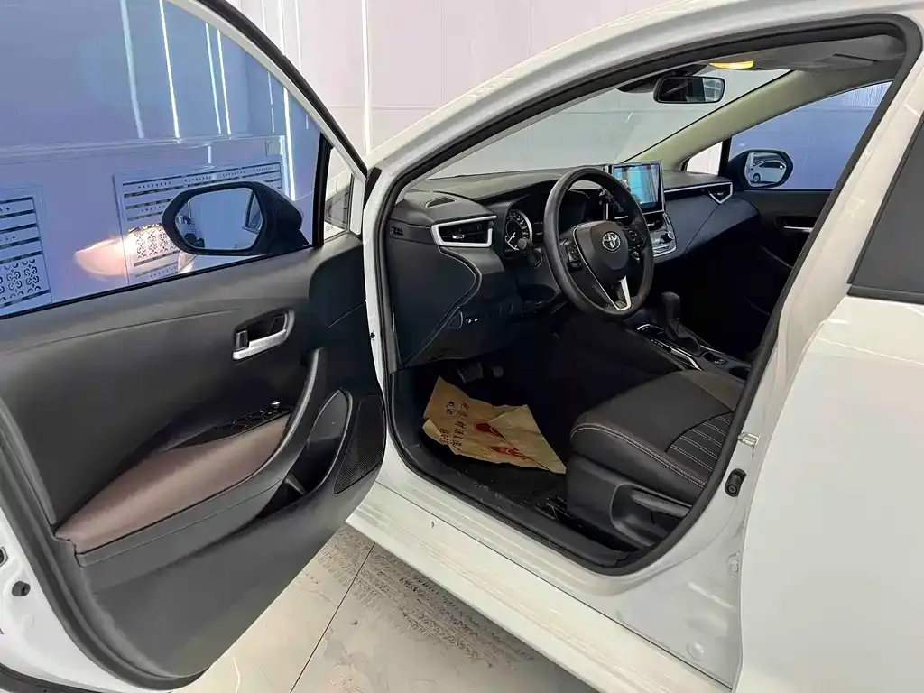 Toyota Corolla 2023 из CN, фото 5