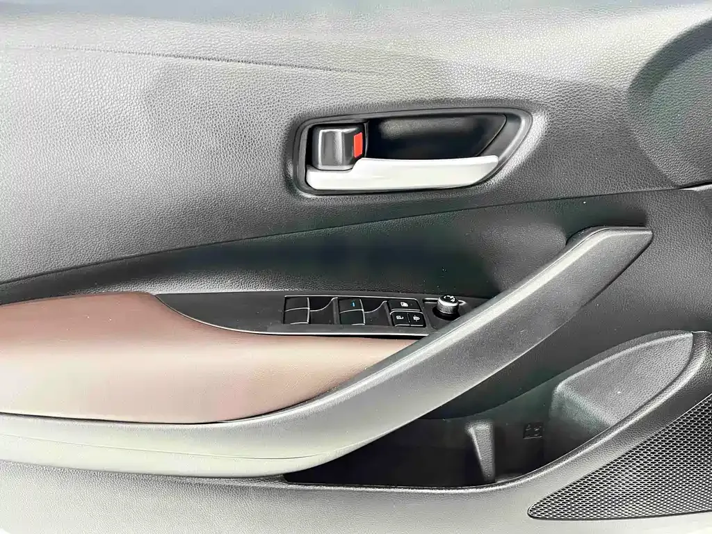Toyota Corolla 2023 из CN, фото 8