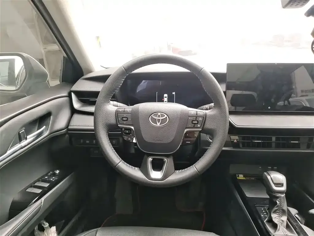 Toyota Camry 2024 из CN, фото 9