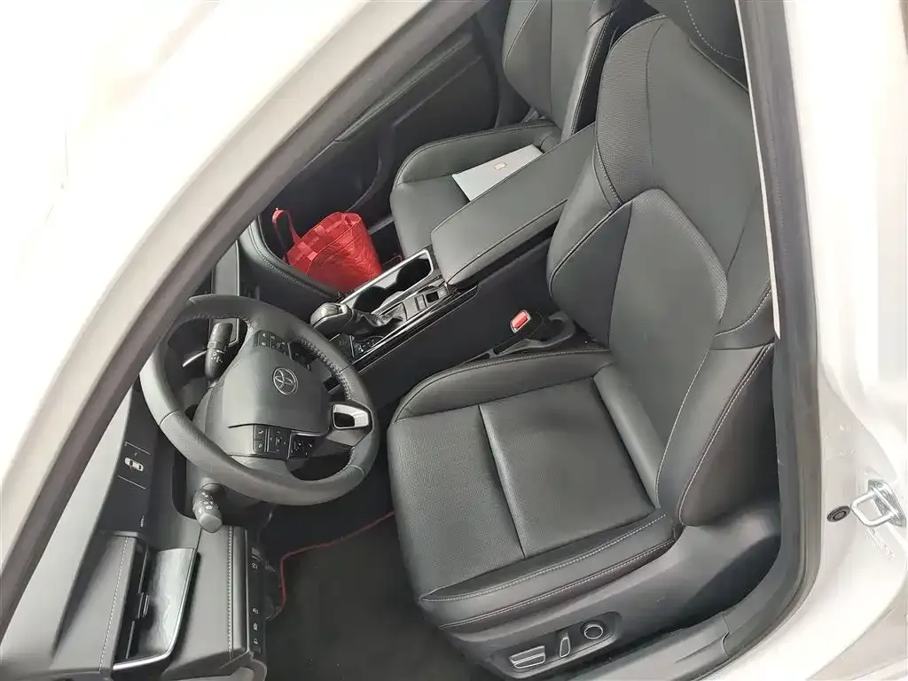Toyota Camry 2024 из CN, фото 4