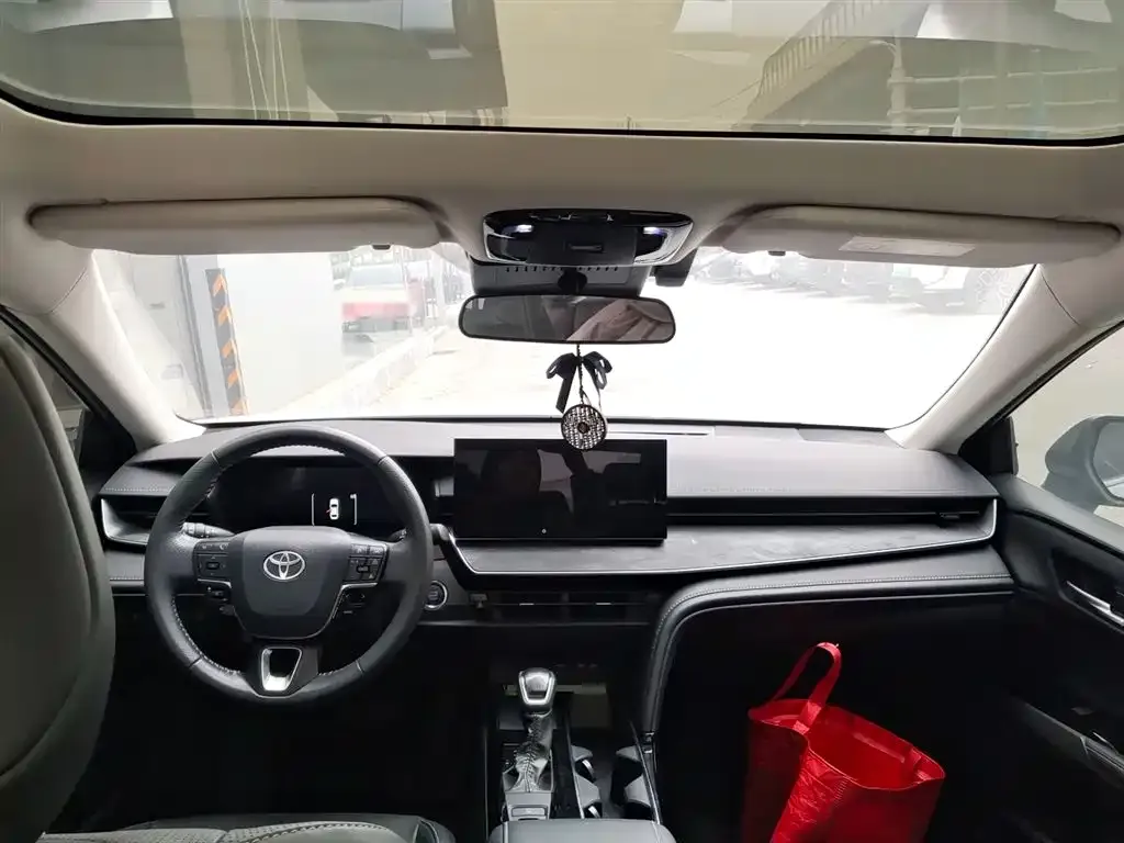 Toyota Camry 2024 из CN, фото 6