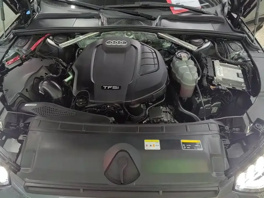 Audi A4L 2022 из CN, фото 9
