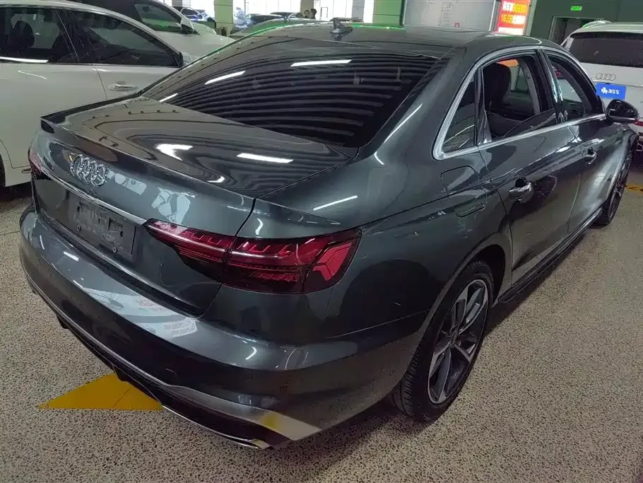 Audi A4L 2022 из CN, фото 6