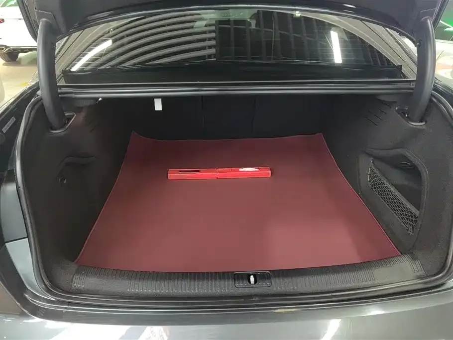 Audi A4L 2022 из CN, фото 5
