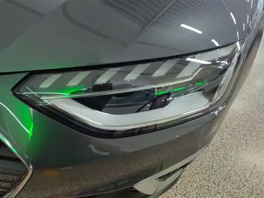 Audi A4L 2022 из CN, фото 3