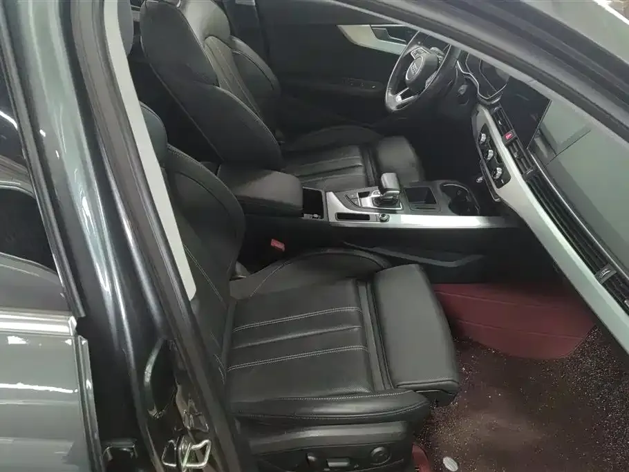 Audi A4L 2022 из CN, фото 8