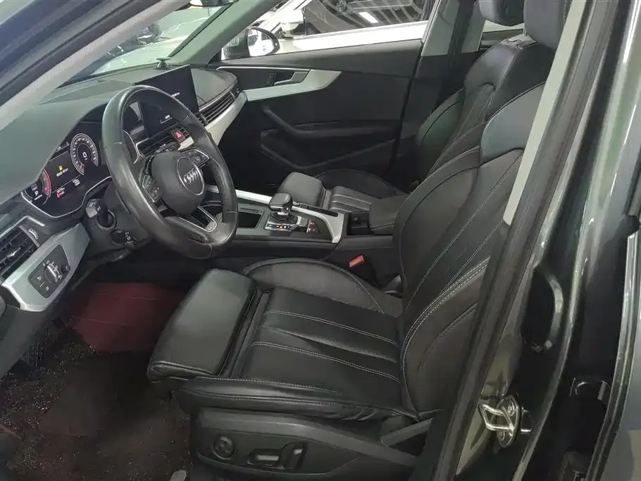Audi A4L 2022 из CN, фото 10