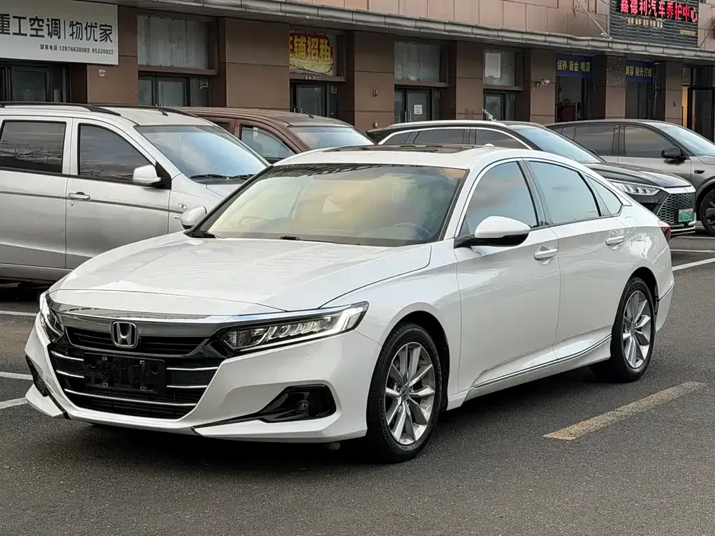 Honda Accord — фото 1
