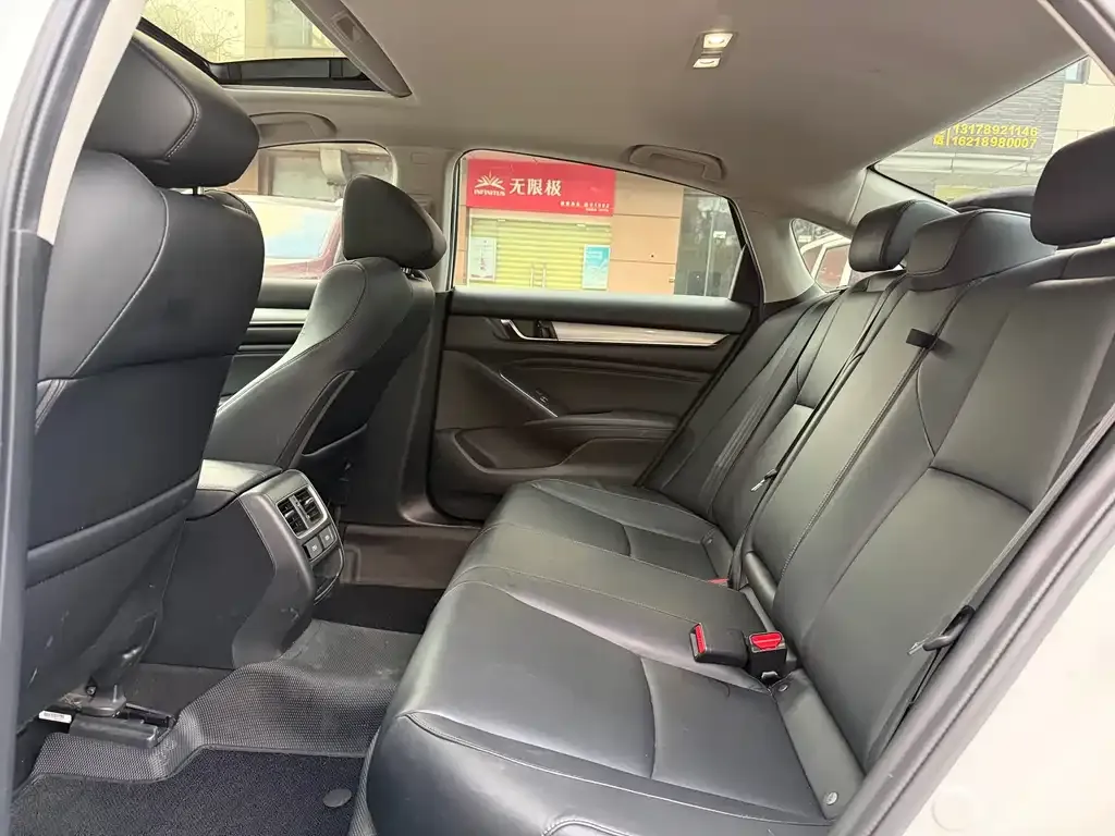 Honda Accord — фото 6