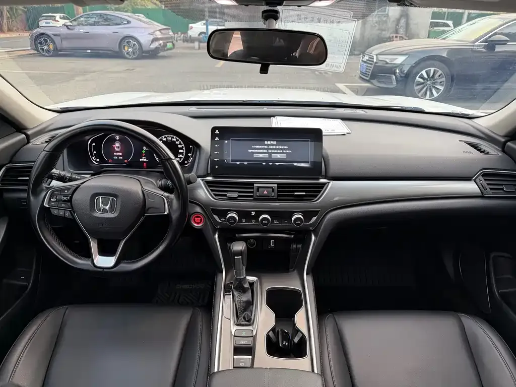 Honda Accord — фото 7