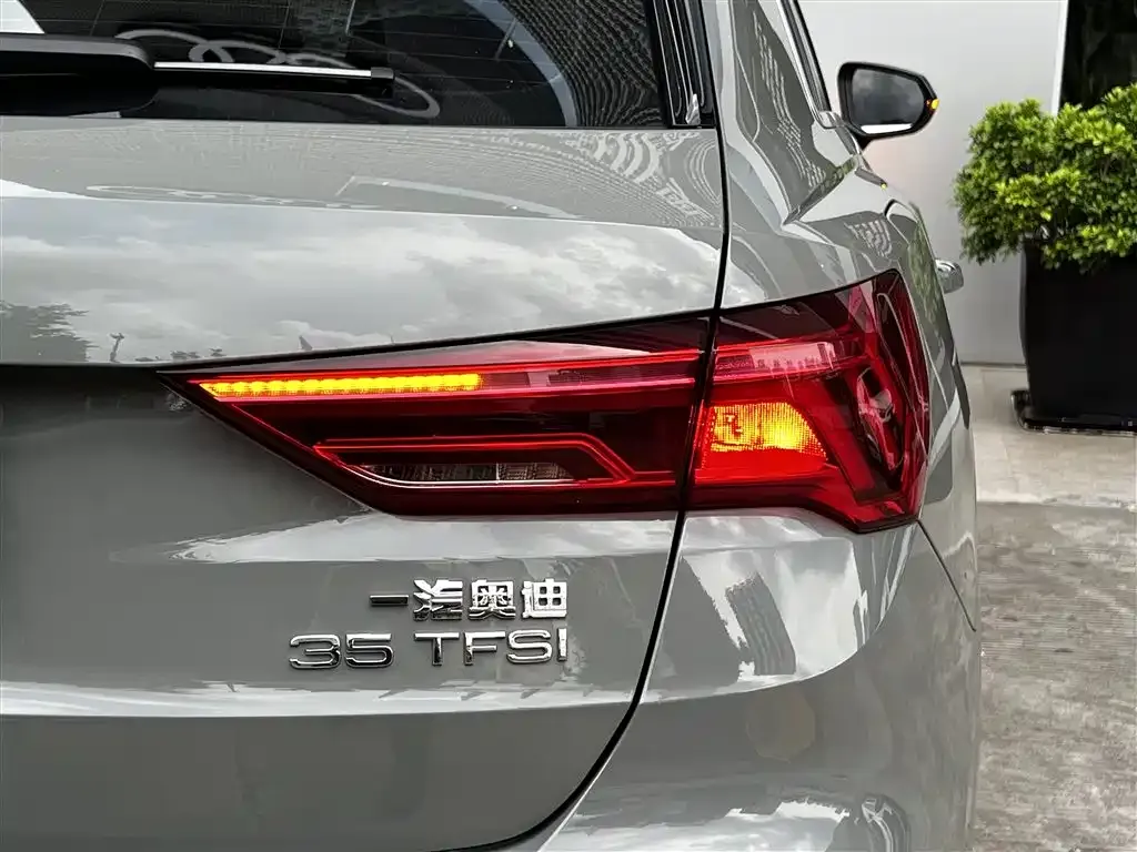 Audi Q3 — фото 4