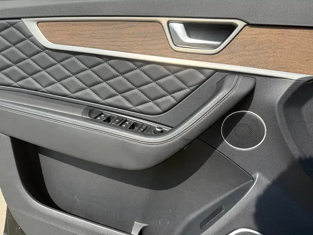 Hongqi HS7 2023 из CN, фото 6
