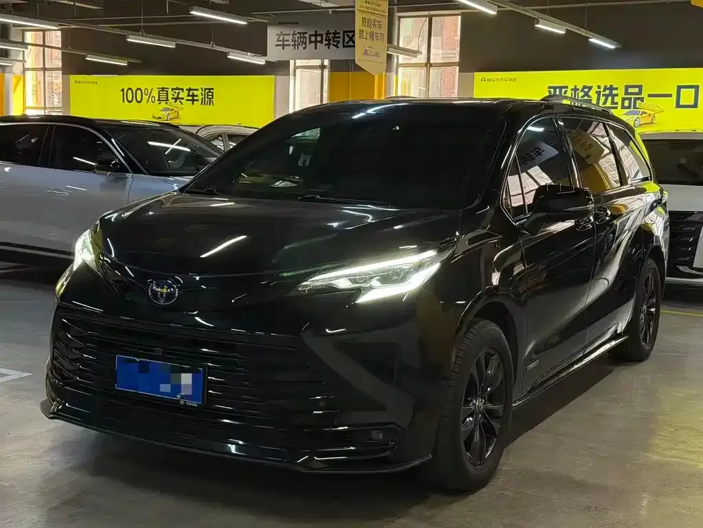 Toyota Sienna 2022 из CN, фото 1
